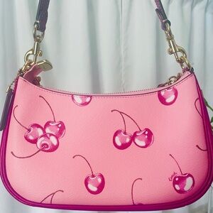 Coach Pink Cherry Print Shoulder Bag Fashion❤️🎉🎉🎉🎉